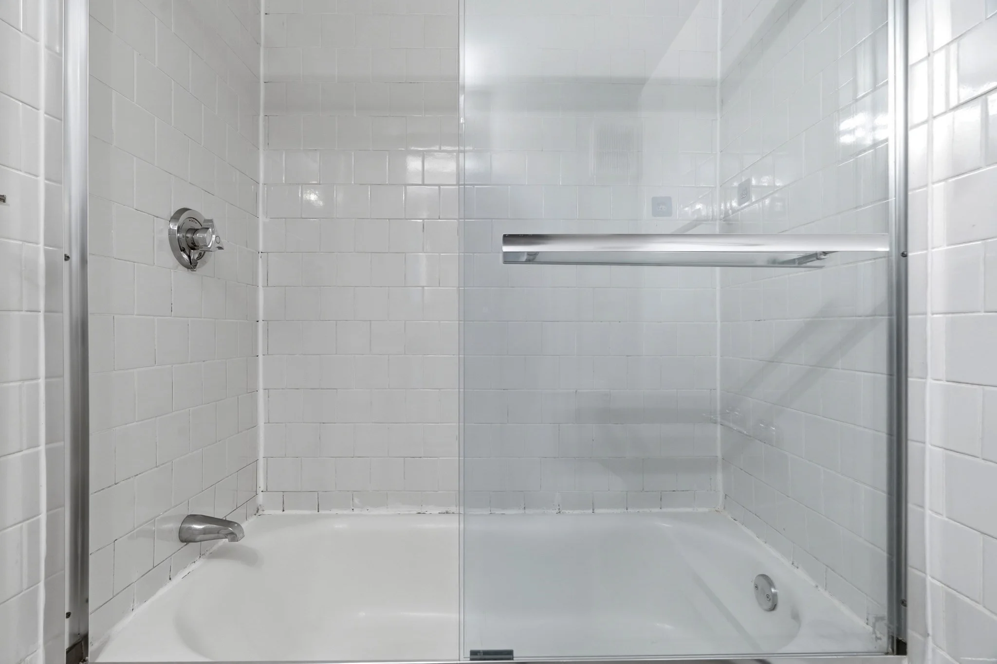 2 bed, 1 bath apartment for rent at 12 Stoneholm St Unit 6-16, Fenway — photo 13 of 24