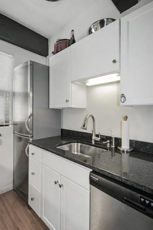 2 bed, 1 bath apartment for rent at 12 Stoneholm St Unit 608, Fenway — photo 3 of 11