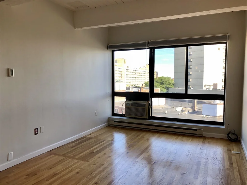 2 bed, 1 bath apartment for rent at 12 Stoneholm St Unit 616, Fenway — photo 2 of 17