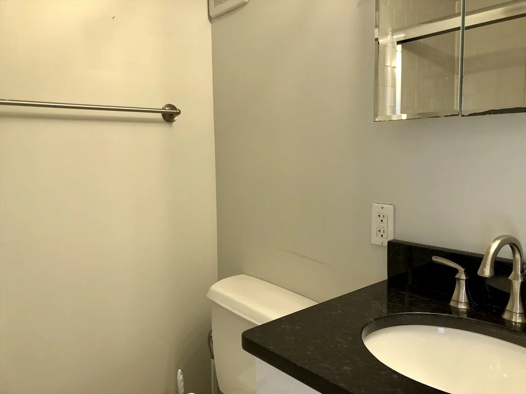 2 bed, 1 bath apartment for rent at 12 Stoneholm St Unit 616, Fenway — photo 15 of 17