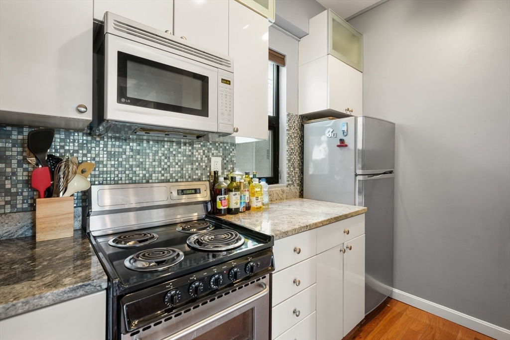 2 bed, 1 bath apartment for rent at 12 Stoneholm St Unit 621, Fenway — photo 5 of 18