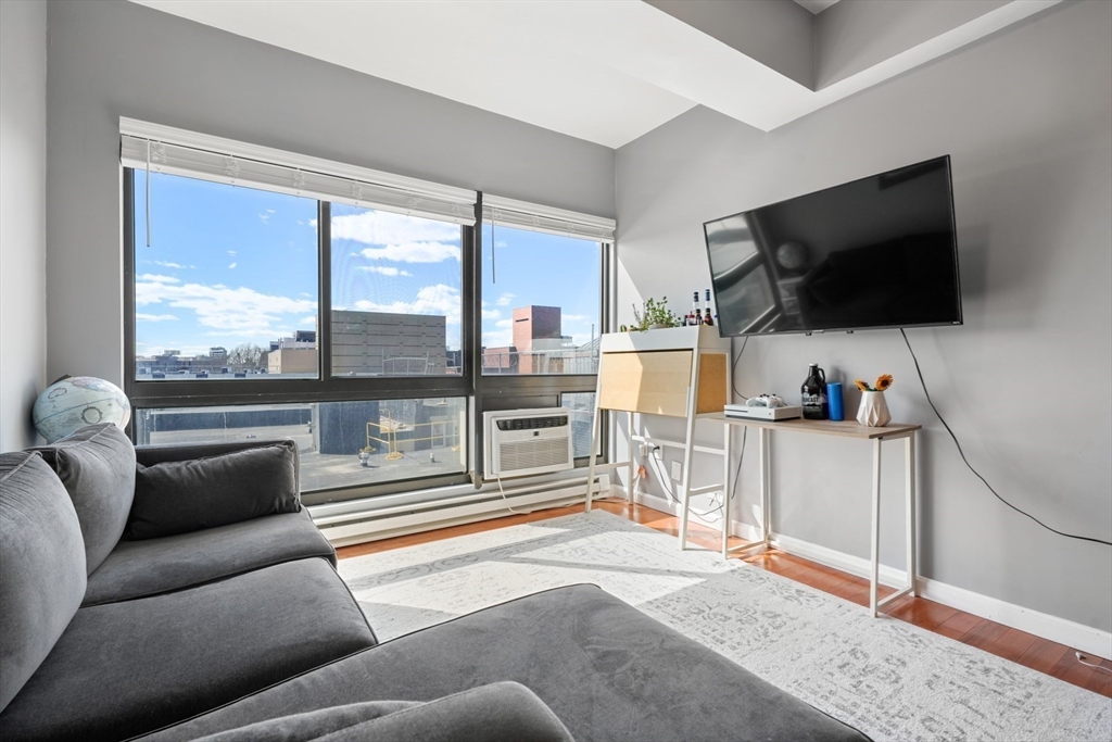 2 bed, 1 bath apartment for rent at 12 Stoneholm St Unit 621, Fenway — photo 3 of 18