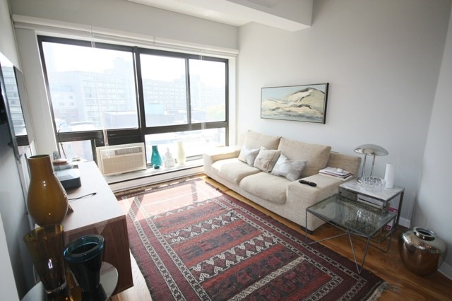 2 bed, 1.5 bath apartment for rent at 12 Stoneholm St Unit 622, Fenway — photo 1 of 16
