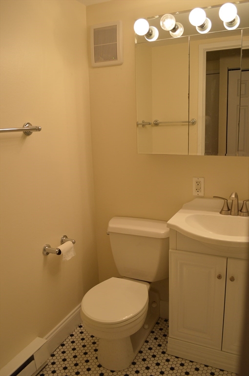 2 bed, 1 bath apartment for rent at 12 Stoneholm Unit 401, Fenway — photo 7 of 20