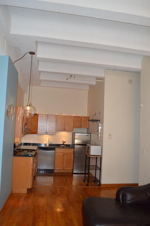 2 bed, 1 bath apartment for rent at 12 Stoneholm Unit 401, Fenway — photo 2 of 20