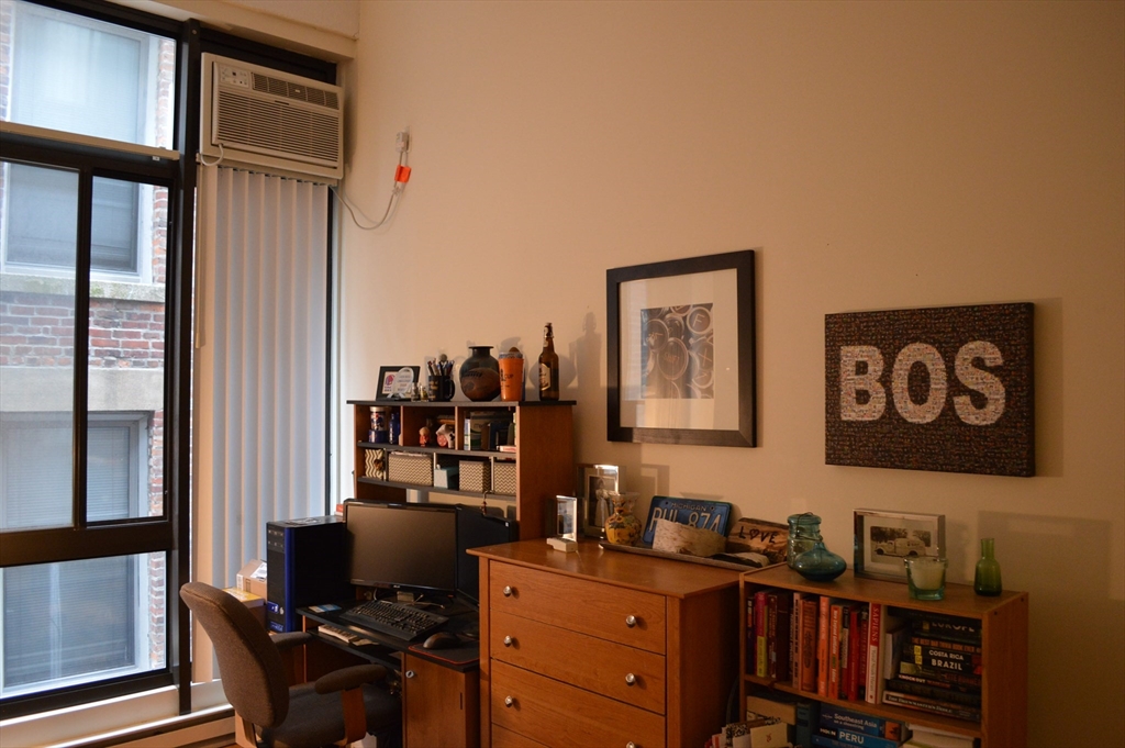 2 bed, 1 bath apartment for rent at 12 Stoneholm Unit 401, Fenway — photo 8 of 20