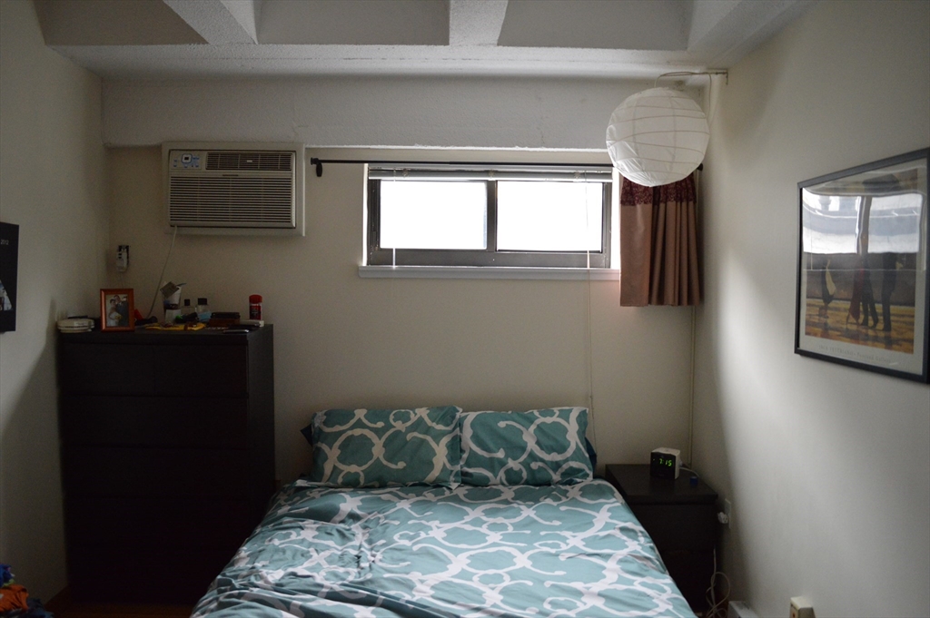 2 bed, 1 bath apartment for rent at 12 Stoneholm Unit 401, Fenway — photo 11 of 20
