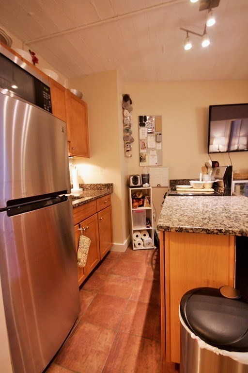 Studio bed, 1 bath apartment for rent at 12 Stoneholm Unit 419, Back Bay — photo 3 of 8