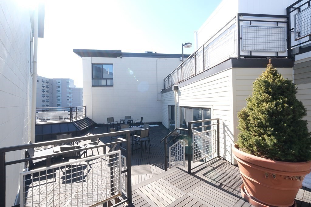 1 bed, 1 bath apartment for rent at 12 Stoneholm Unit 520, Back Bay — photo 11 of 14