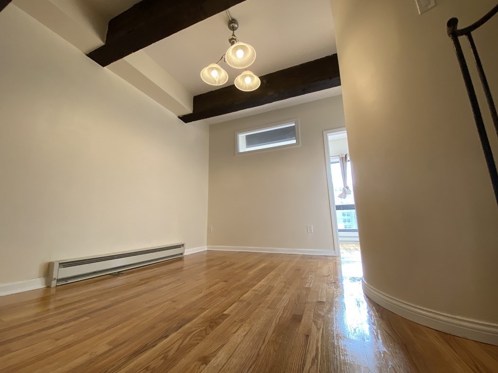 3 bed, 1 bath apartment for rent at 12 Stoneholm Unit 614, Back Bay — photo 1 of 17