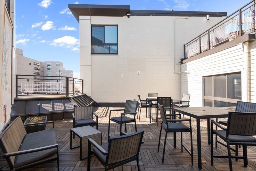 3 bed, 1 bath apartment for rent at 12 Stoneholm Unit 614, Back Bay — photo 16 of 17