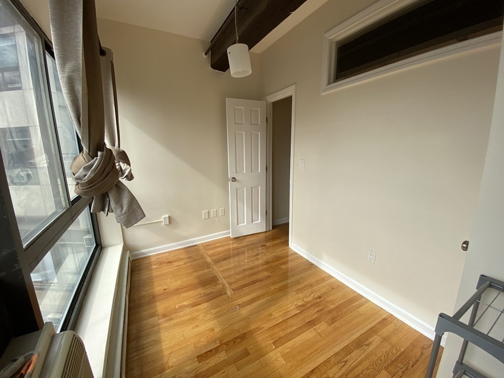 3 bed, 1 bath apartment for rent at 12 Stoneholm Unit 614, Back Bay — photo 8 of 17