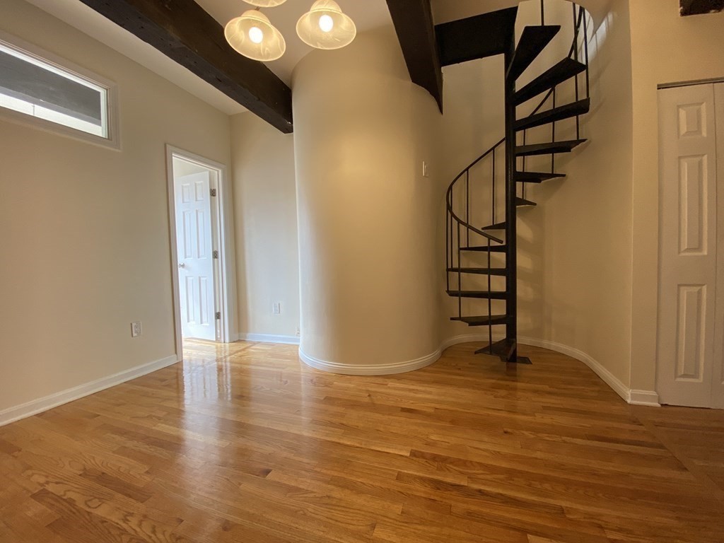 3 bed, 1 bath apartment for rent at 12 Stoneholm Unit 614, Back Bay — photo 2 of 17