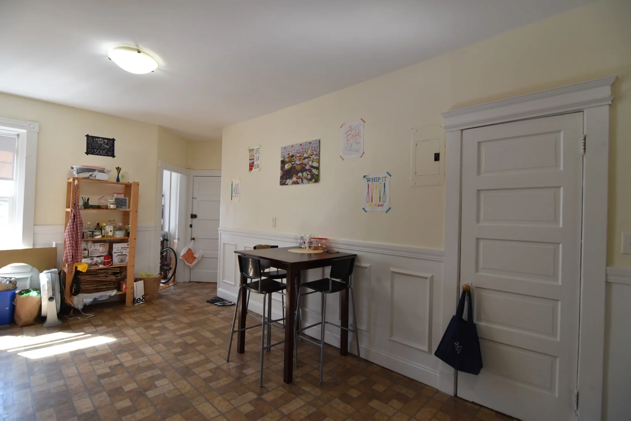 3 bed, 1 bath apartment for rent at 12 Strathmore Rd Unit 2, Brookline Hills — photo 11 of 24