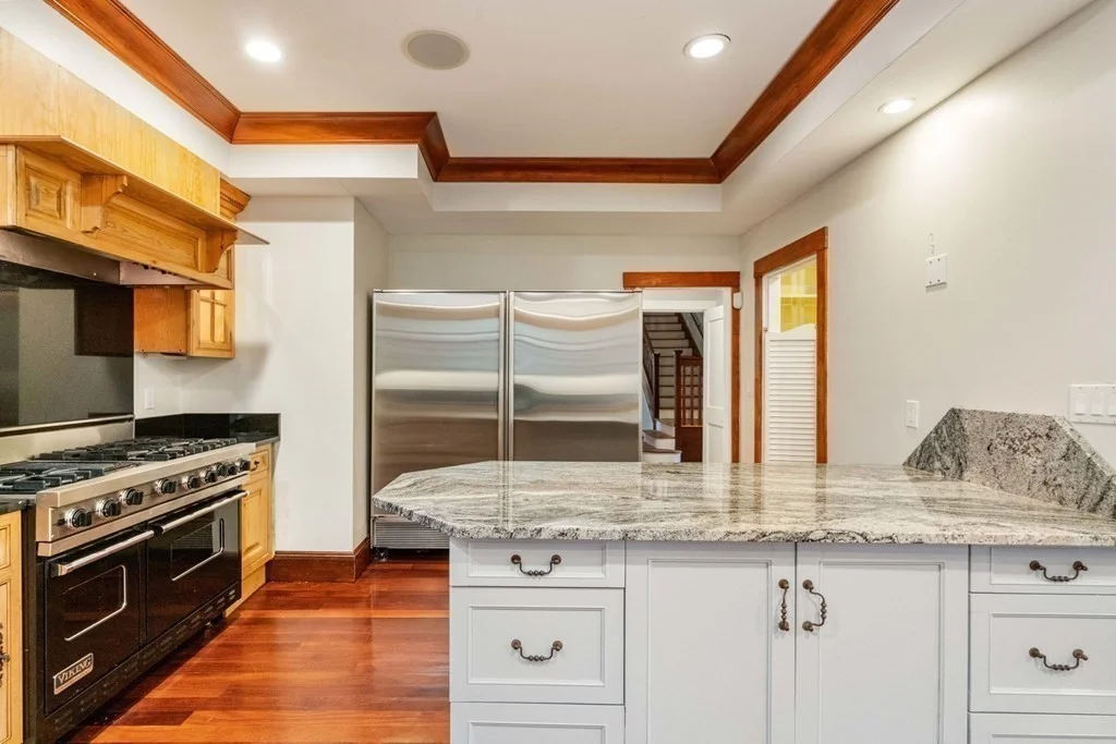 6 bed, 4+ bath apartment for rent at 12 Summit Rd, Lexington — photo 10 of 41