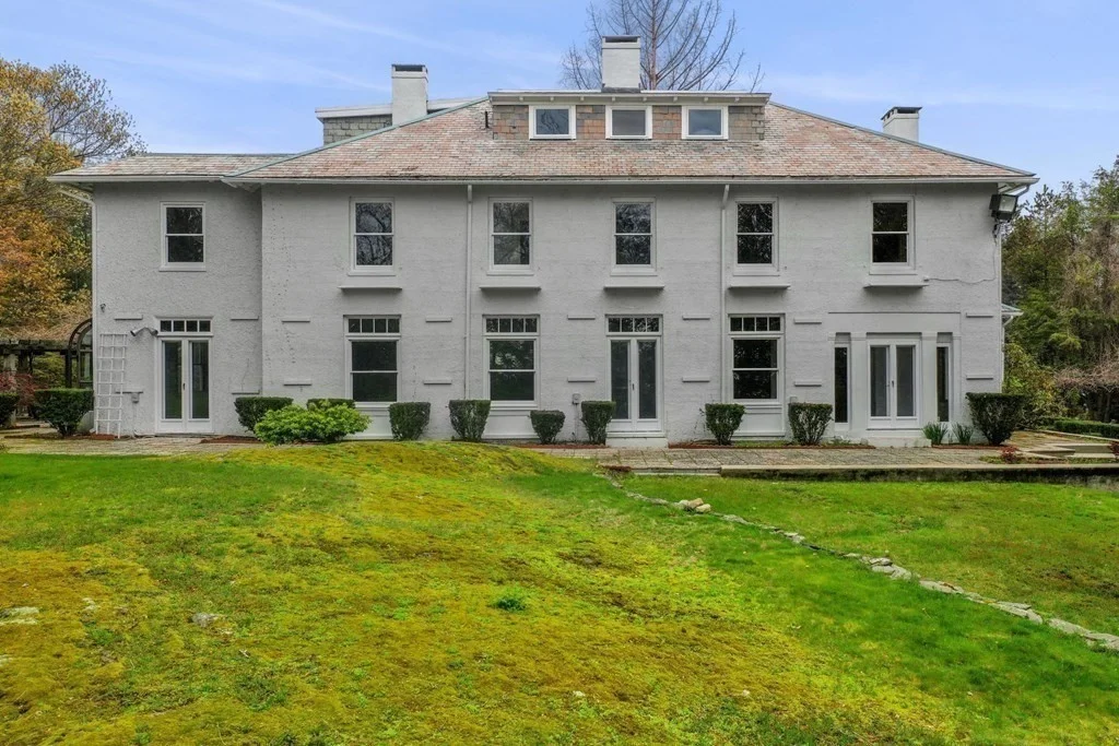 6 bed, 4+ bath apartment for rent at 12 Summit Rd, Lexington — photo 3 of 41