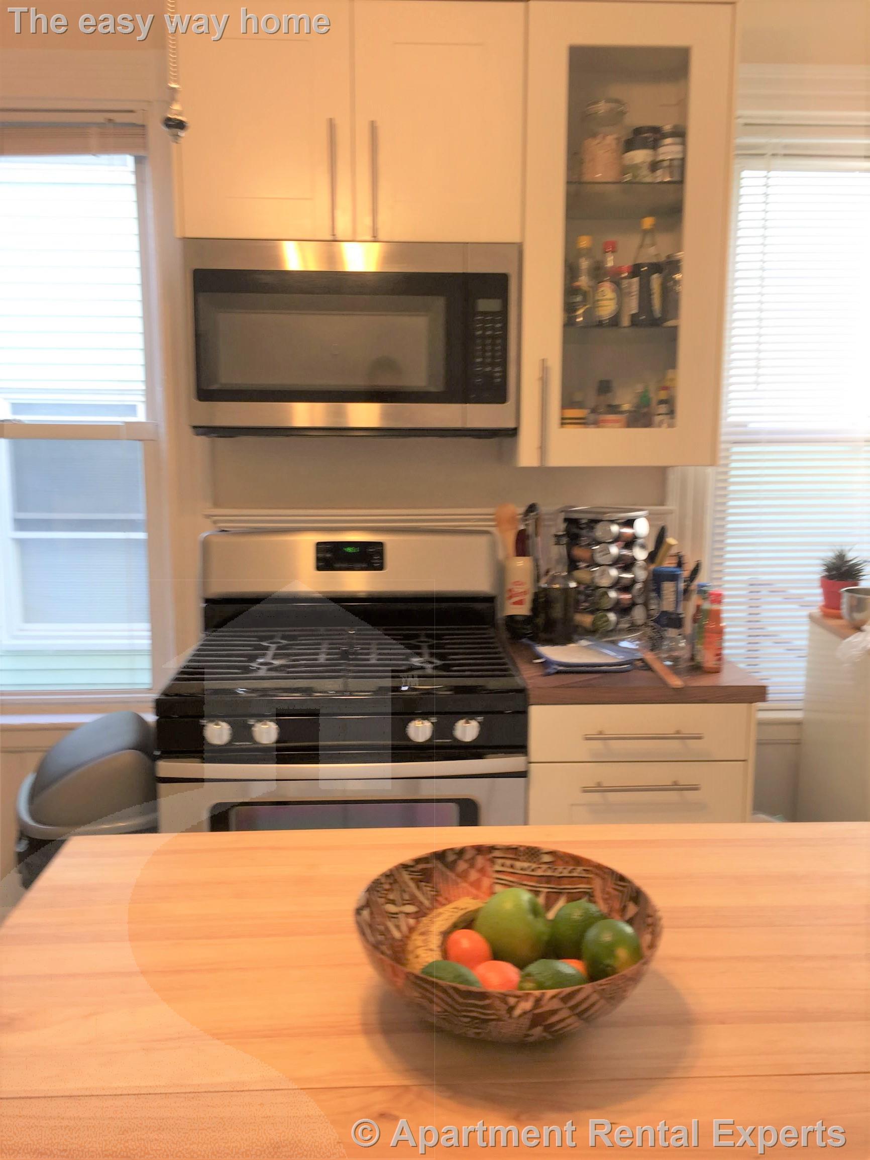 2 bed, 1 bath apartment for rent at 12 Sumner Ave, Autumn Hill — photo 2 of 16