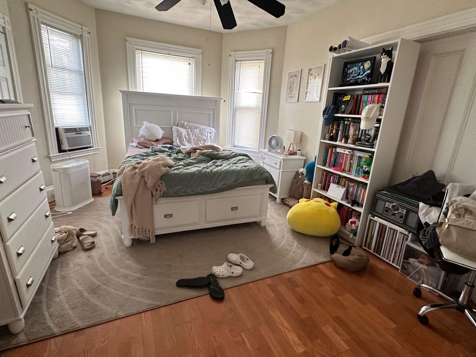 2.5 bed, 1 bath apartment for rent at 12 Sumner Ave Unit 12, Medford — photo 4 of 16