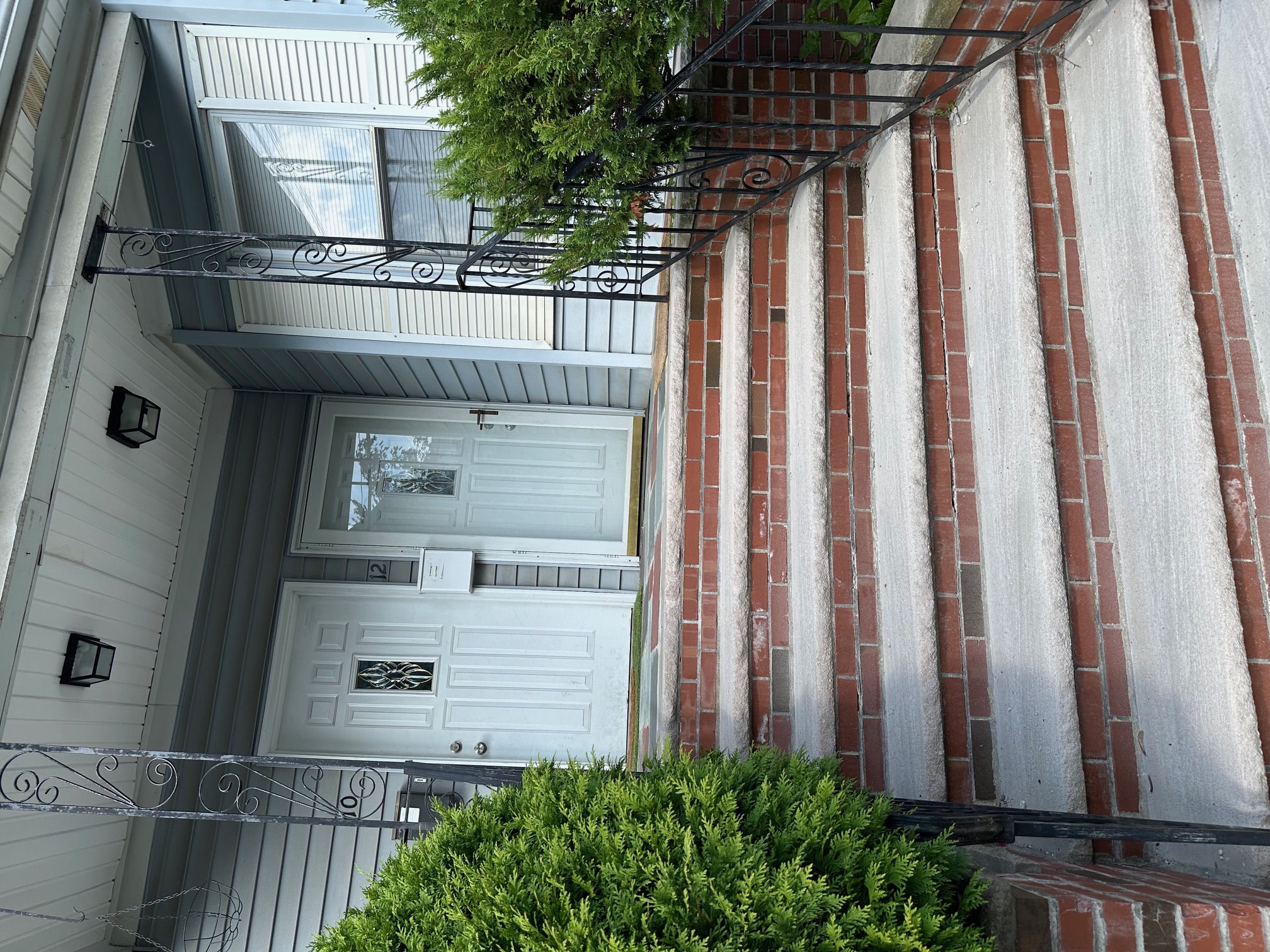 2.5 bed, 1 bath apartment for rent at 12 Sumner Ave Unit 12, Medford — photo 15 of 16