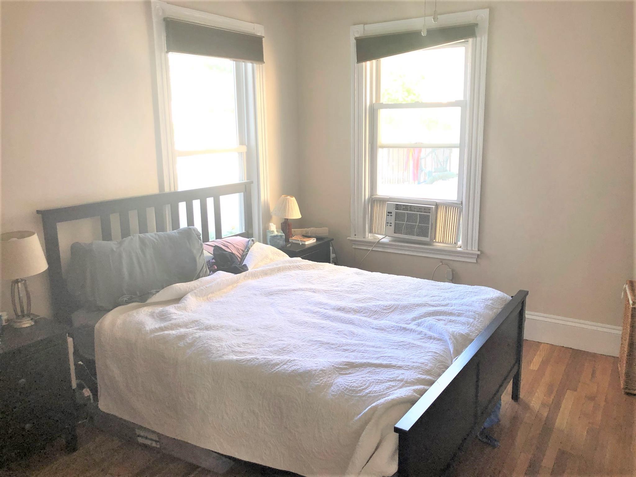 2.5 bed, 1 bath apartment for rent at 12 Sumner Ave Unit 12, Medford — photo 5 of 16