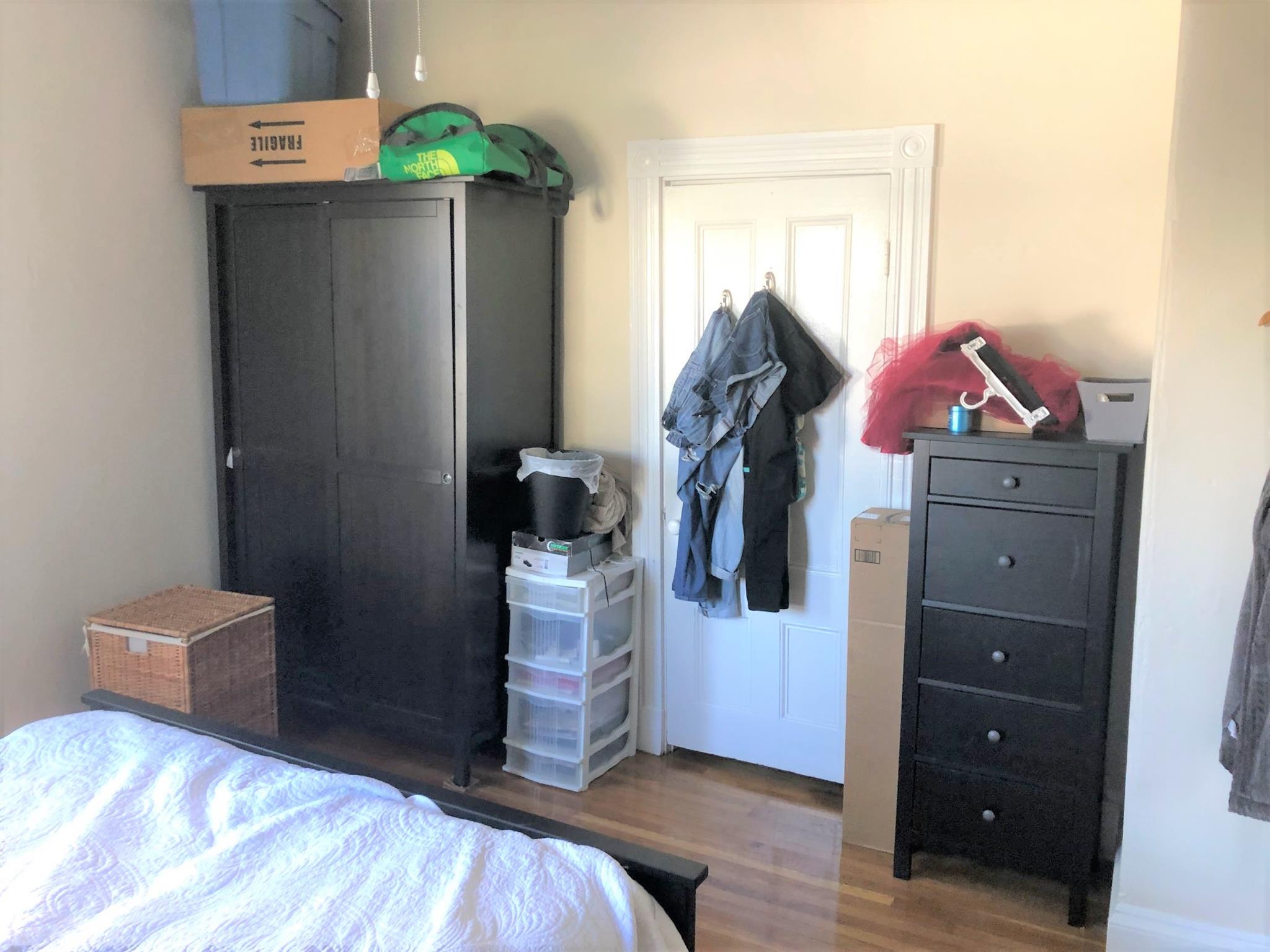 2.5 bed, 1 bath apartment for rent at 12 Sumner Ave Unit 12, Medford — photo 6 of 16