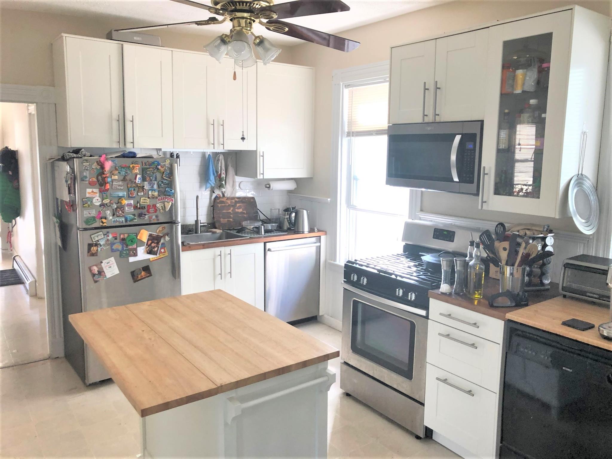 2.5 bed, 1 bath apartment for rent at 12 Sumner Ave Unit 12, Medford — photo 1 of 16