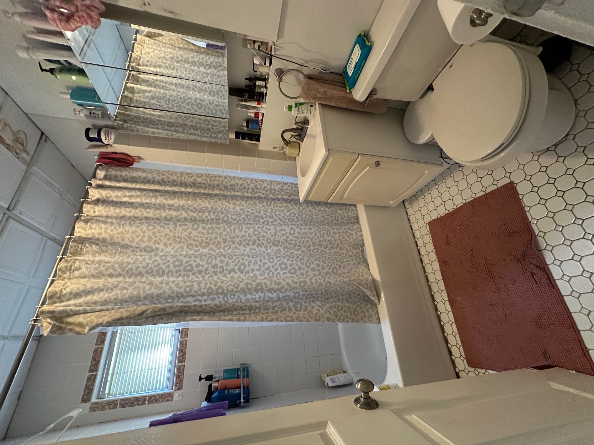 2.5 bed, 1 bath apartment for rent at 12 Sumner Ave Unit 12, Medford — photo 7 of 16