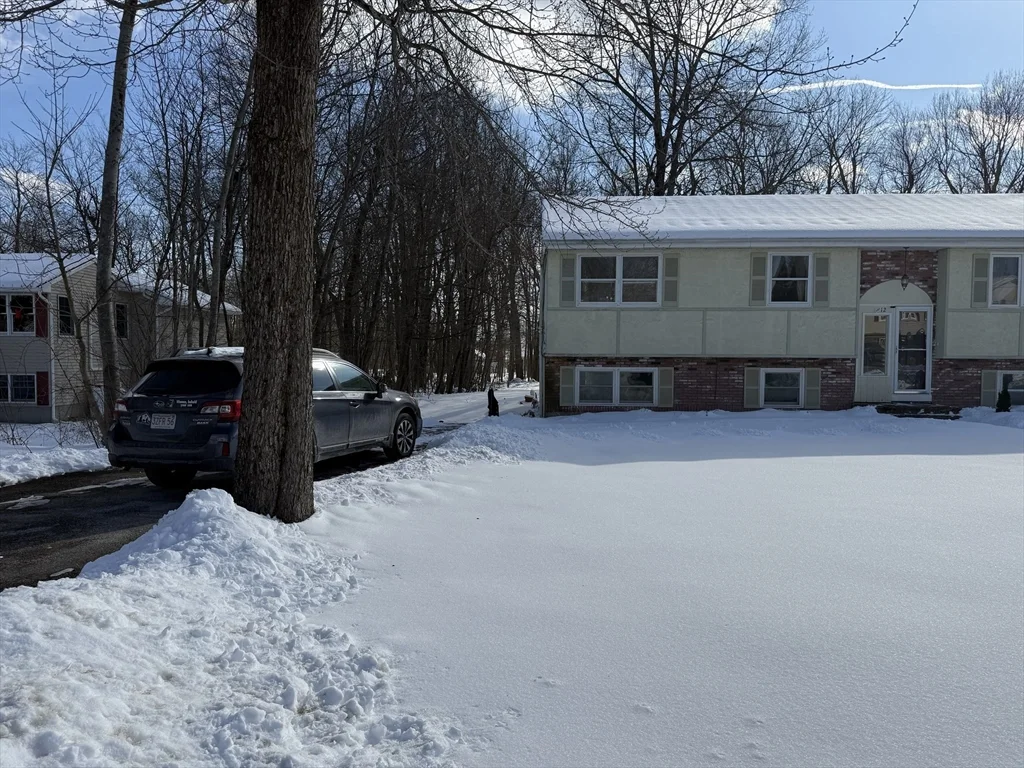 1 bed, 1 bath apartment for rent at 12 Sunnyside Ave Unit 1, Rutland — photo 1 of 16