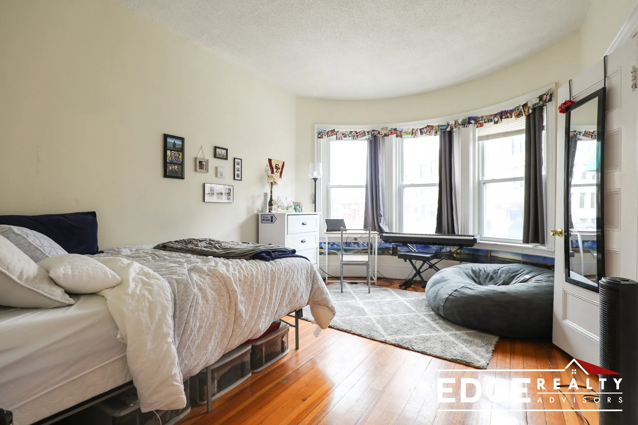 3 bed, 1.5 bath apartment for rent at 12 Sutherland Rd Unit 1, Brighton — photo 3 of 8