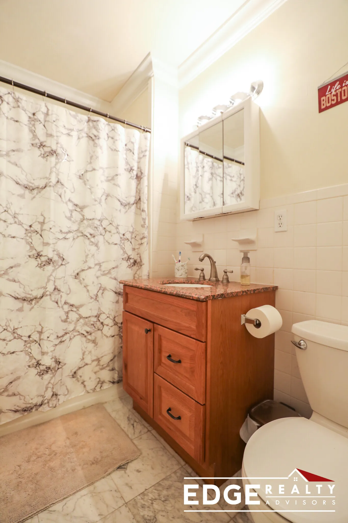 3 bed, 1.5 bath apartment for rent at 12 Sutherland Rd Unit 1, Brighton — photo 7 of 8