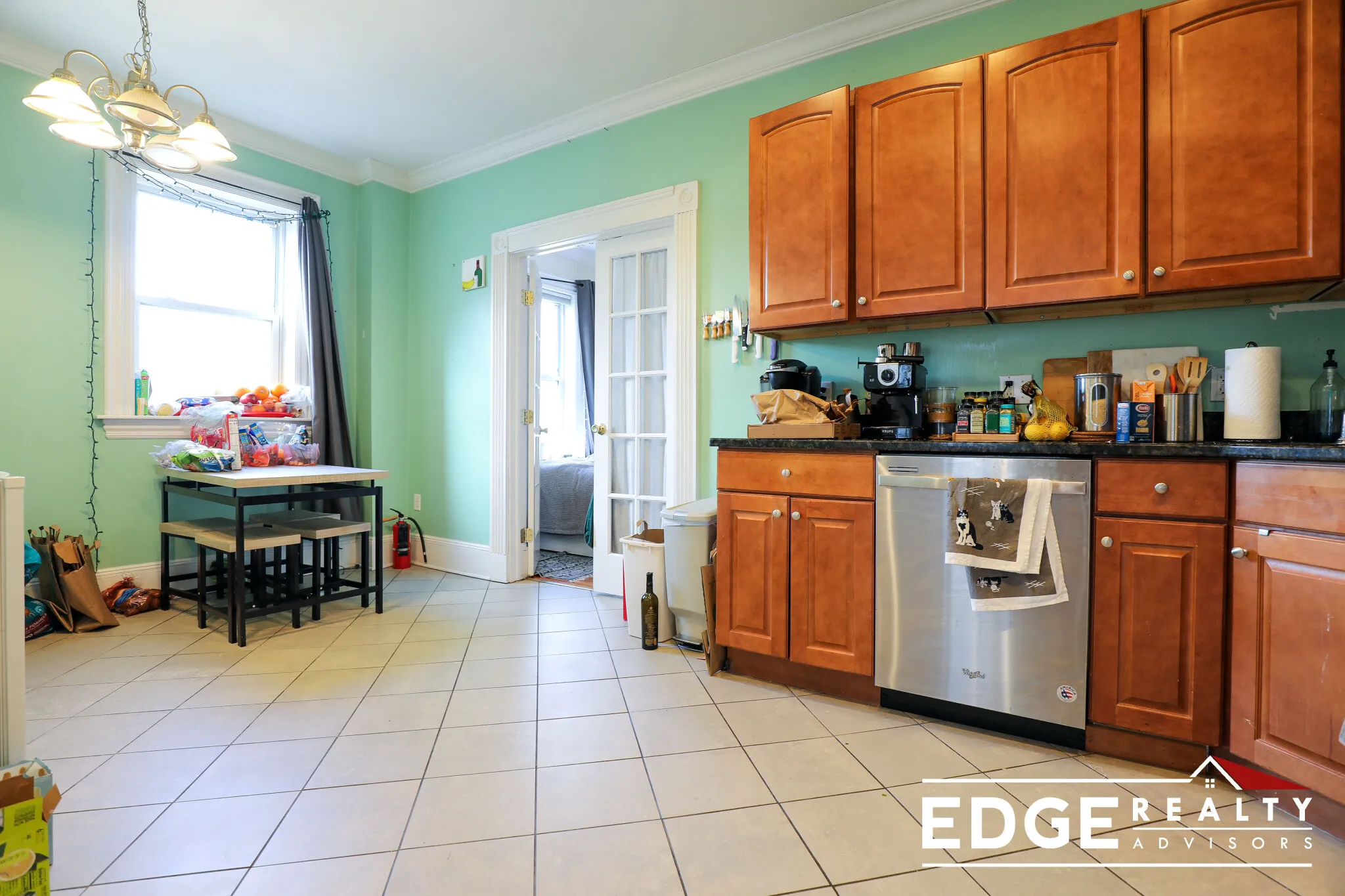 4 bed, 2 bath apartment for rent at 12 Sutherland Rd Unit 3, Brighton — photo 4 of 13