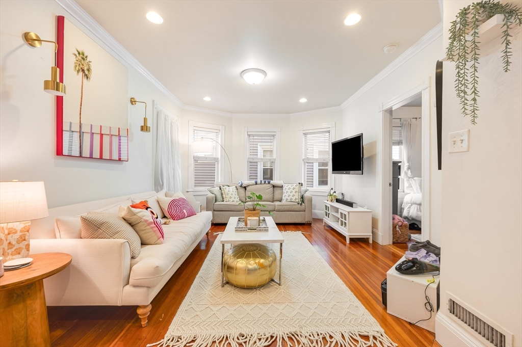 4 bed, 2 bath apartment for rent at 12 Taft St Unit 2, Dorchester — photo 2 of 17