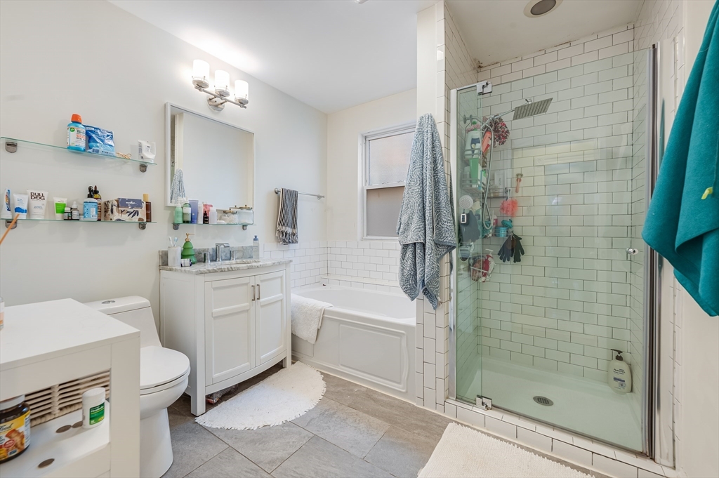 4 bed, 2 bath apartment for rent at 12 Taft St Unit 2, Dorchester — photo 11 of 17