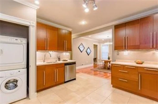4 bed, 2 bath apartment for rent at 12 Taft St Unit 3, Dorchester — photo 3 of 10