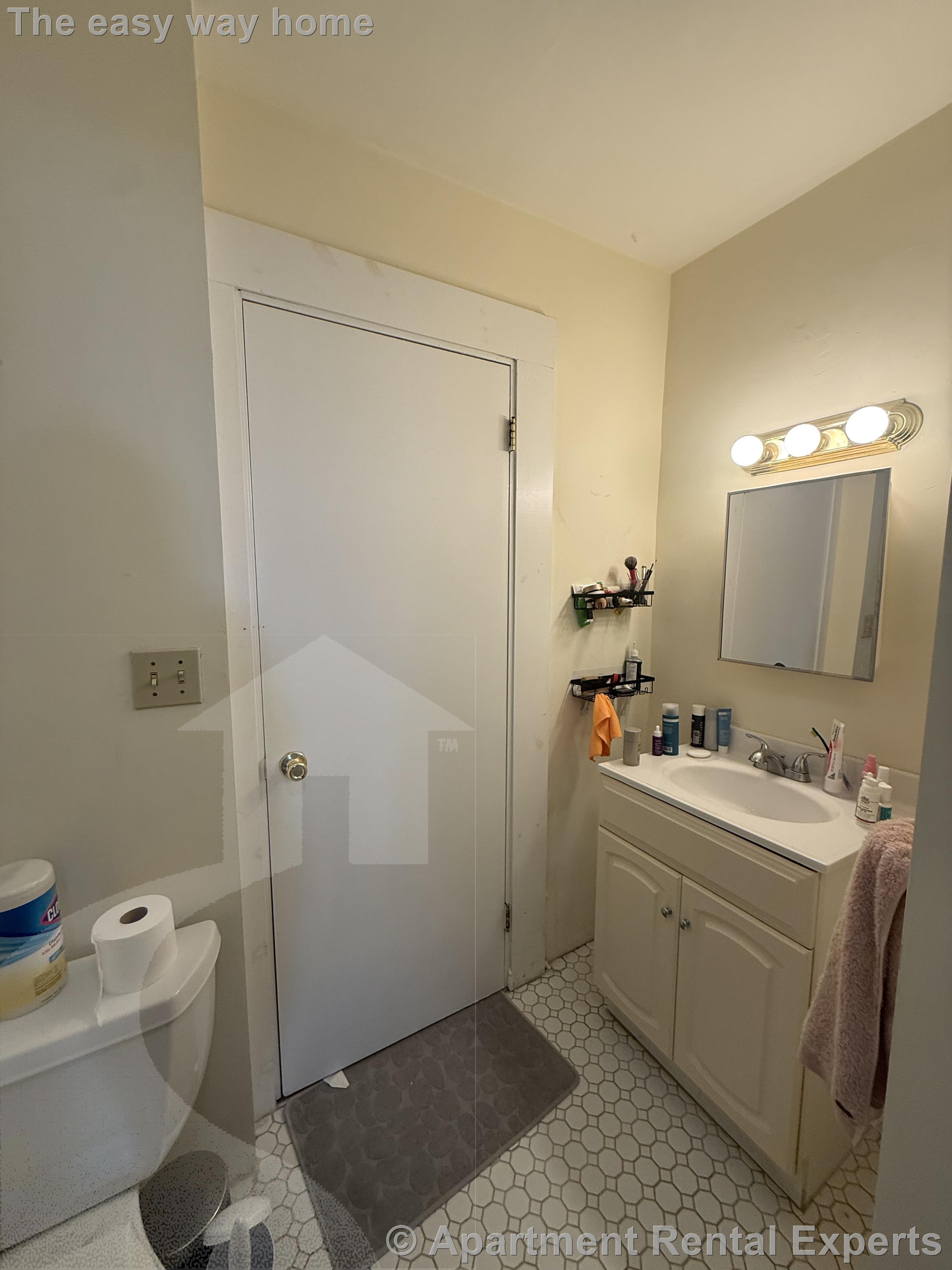 2 bed, 2 bath apartment for rent at 12 Tufts St Unit 1, Cambridgeport — photo 5 of 8