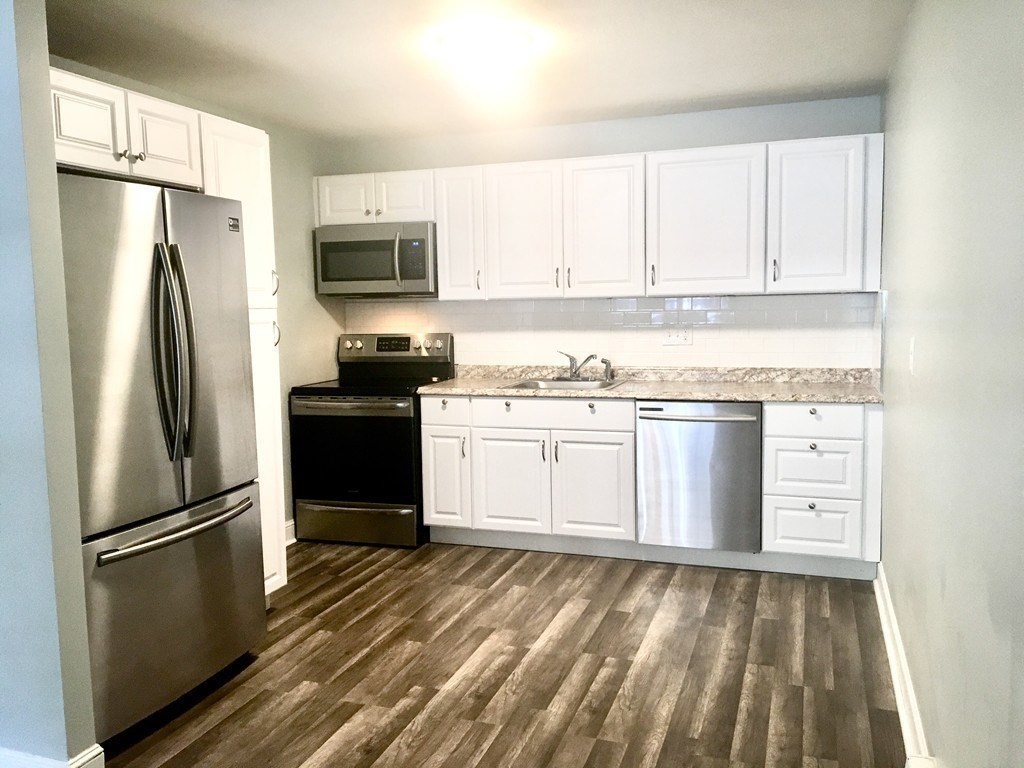 2 bed, 1 bath apartment for rent at 12 Walker Rd Unit 1, North Andover — photo 3 of 16