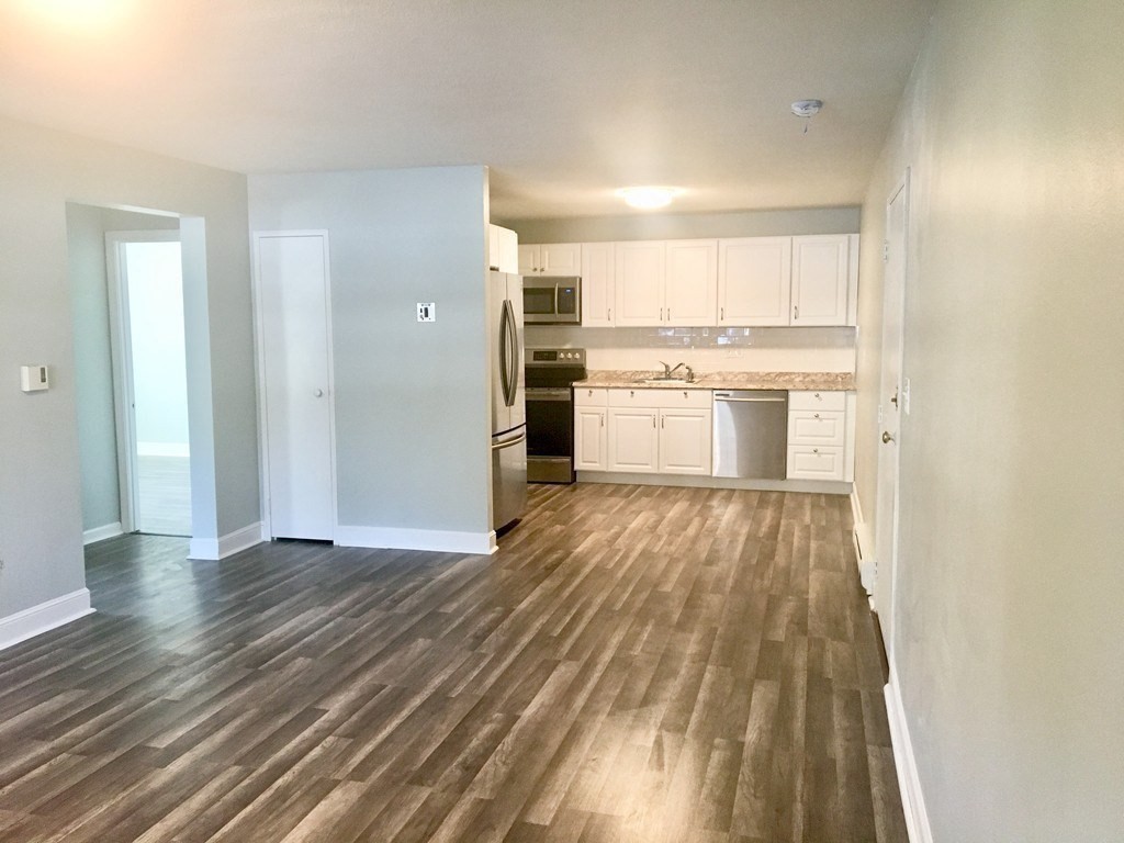 2 bed, 1 bath apartment for rent at 12 Walker Rd Unit 1, North Andover — photo 4 of 16