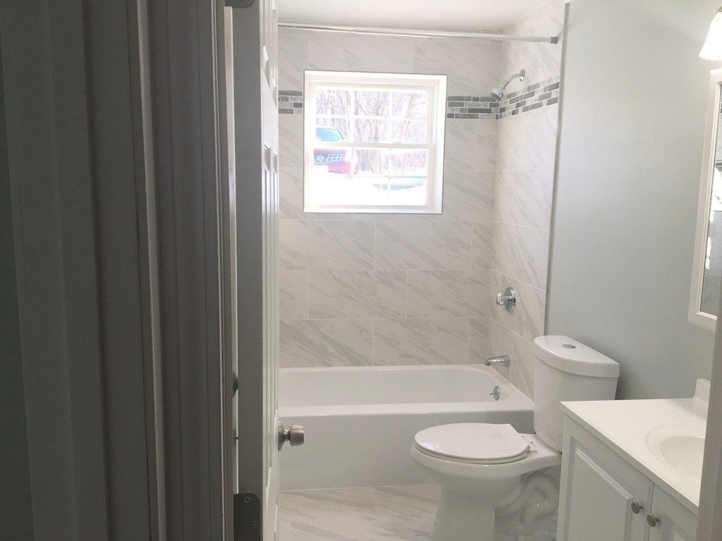 2 bed, 1 bath apartment for rent at 12 Walker Rd Unit 1, North Andover — photo 6 of 16