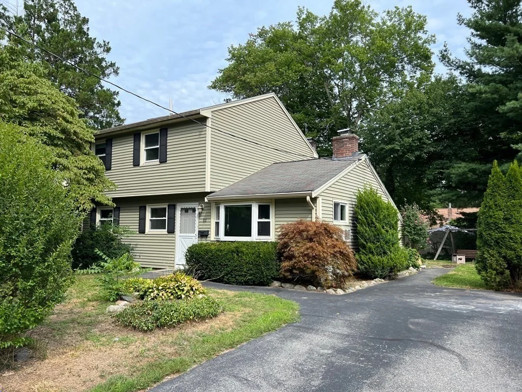 4 bed, 2 bath apartment for rent at 12 Walsh Rd, Bedford — photo 18 of 24