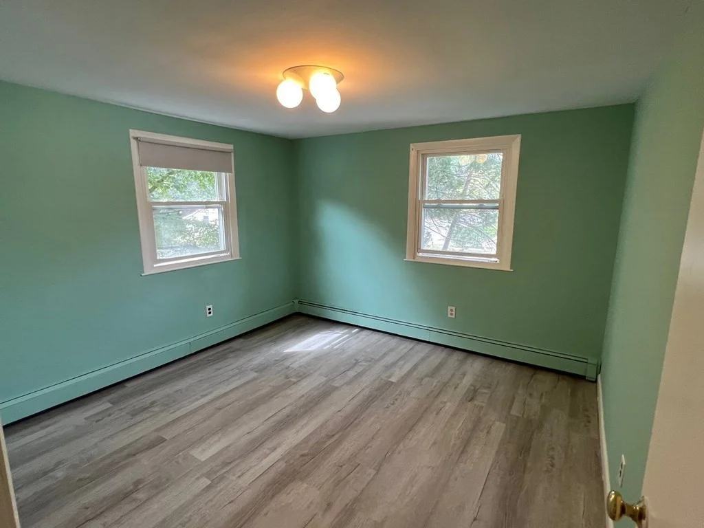 4 bed, 2 bath apartment for rent at 12 Walsh Rd, Bedford — photo 14 of 24