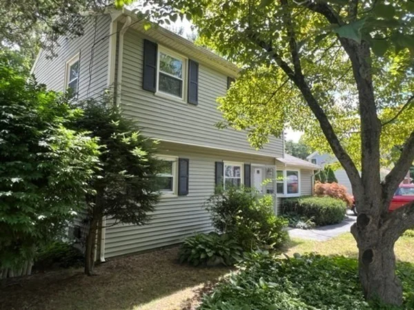 4 bed, 2 bath apartment for rent at 12 Walsh Rd, Bedford — photo 17 of 24