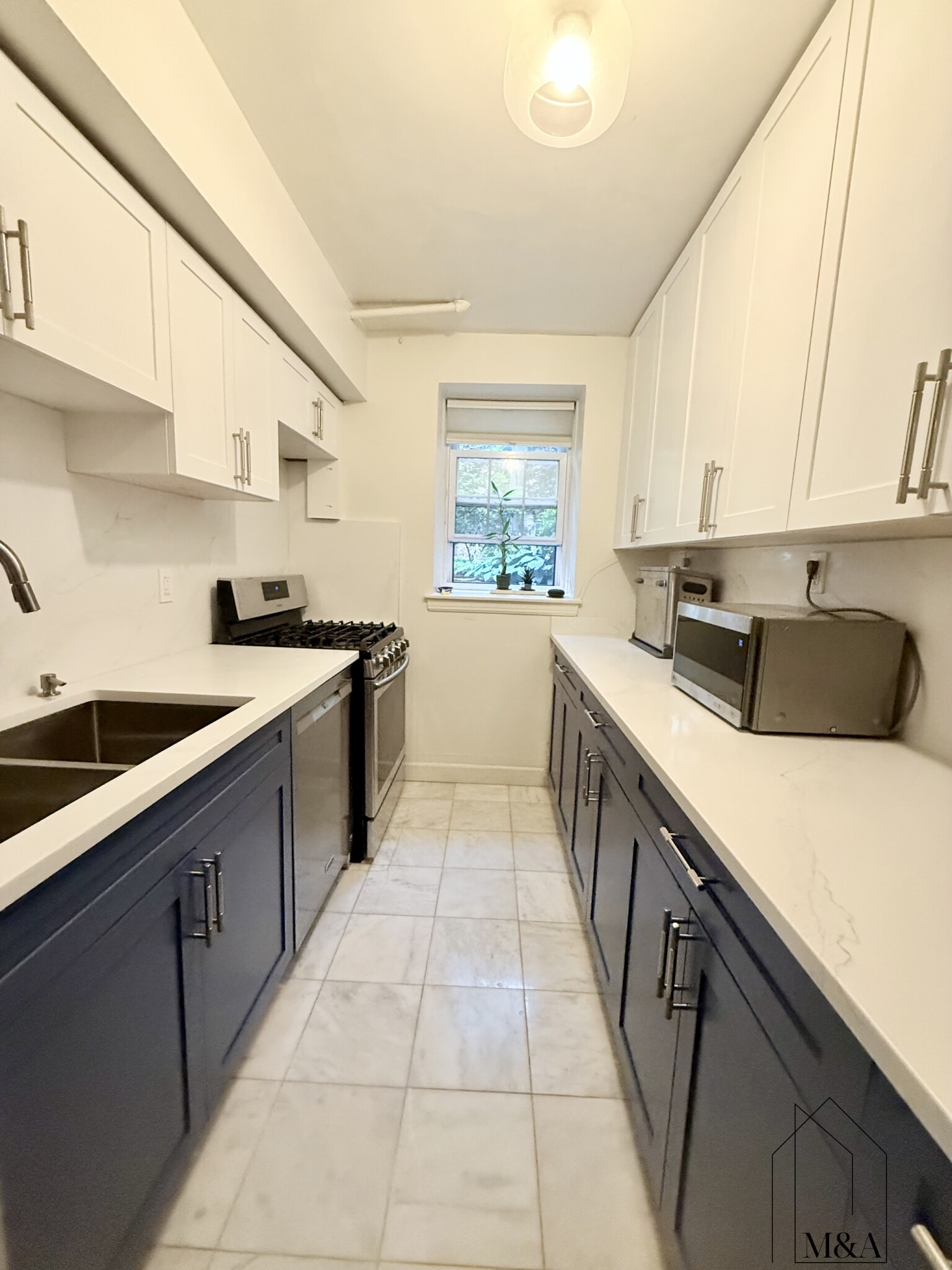 2 bed, 1 bath apartment for rent at 12 Ware St Unit B, Mid-Cambridge — photo 3 of 19