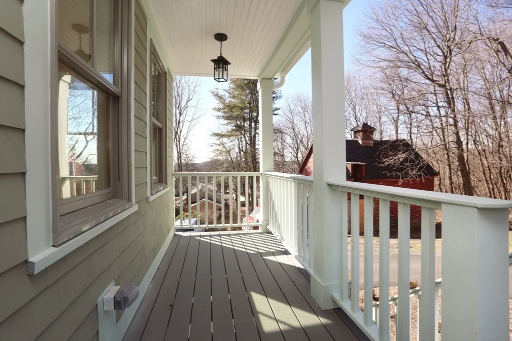 2 bed, 1 bath apartment for rent at 12 Warren Ave Unit B, Amesbury — photo 16 of 18
