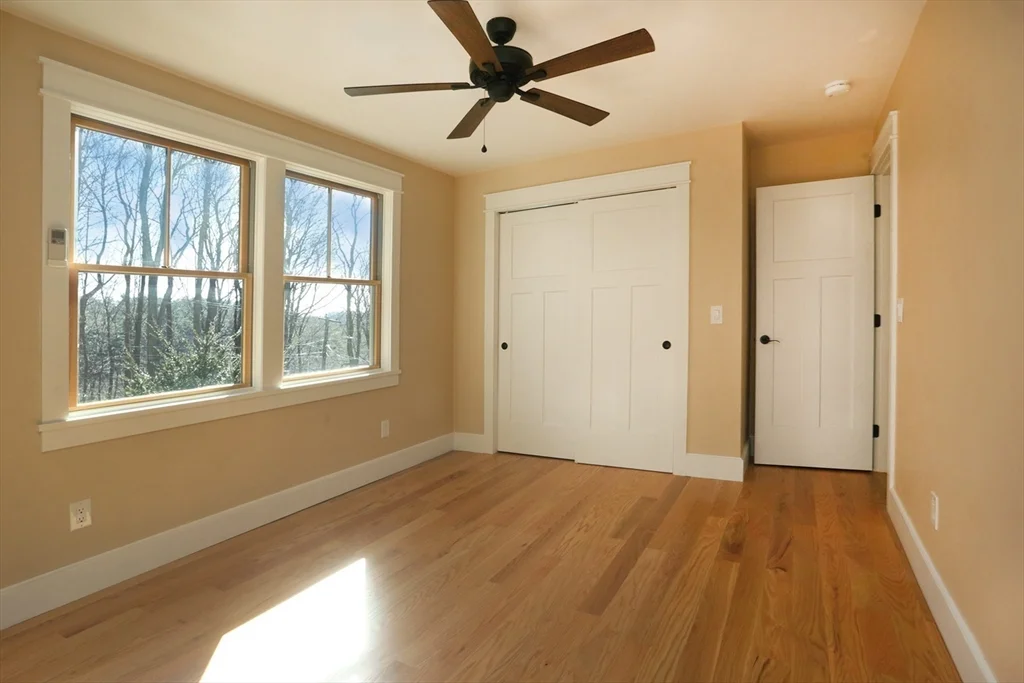 2 bed, 1 bath apartment for rent at 12 Warren Ave Unit B, Amesbury — photo 6 of 18