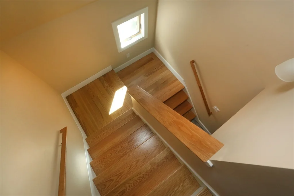 2 bed, 1 bath apartment for rent at 12 Warren Ave Unit B, Amesbury — photo 15 of 18