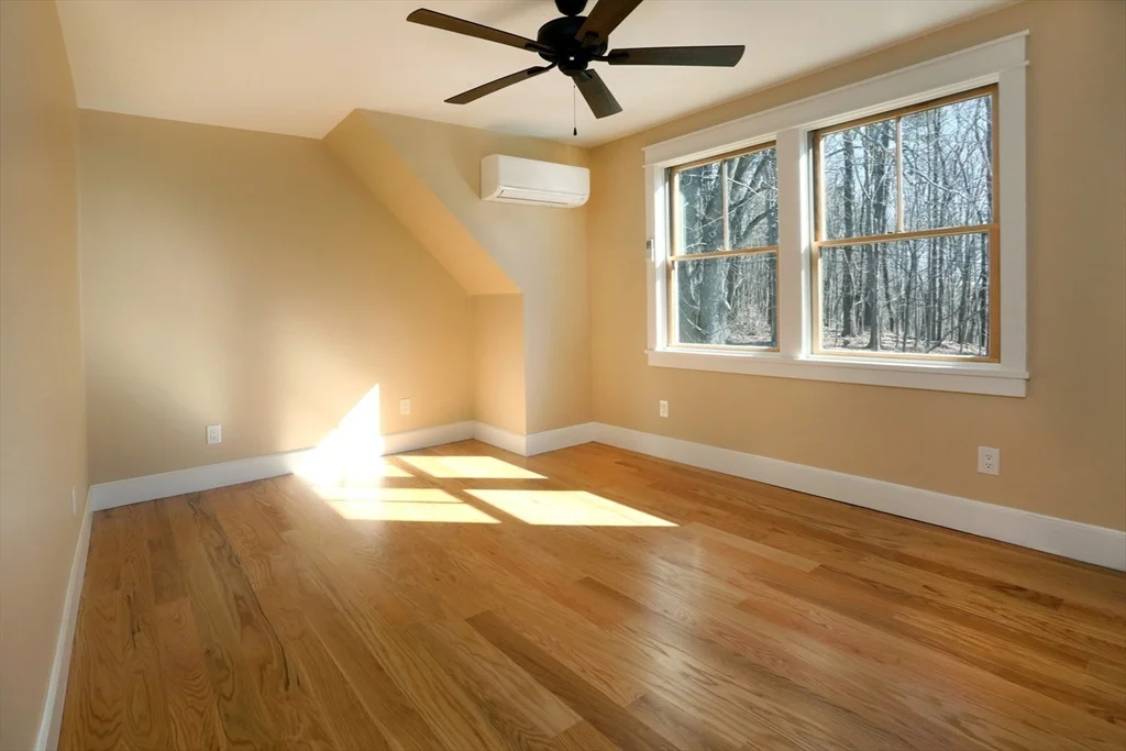 2 bed, 1 bath apartment for rent at 12 Warren Ave Unit B, Amesbury — photo 13 of 18