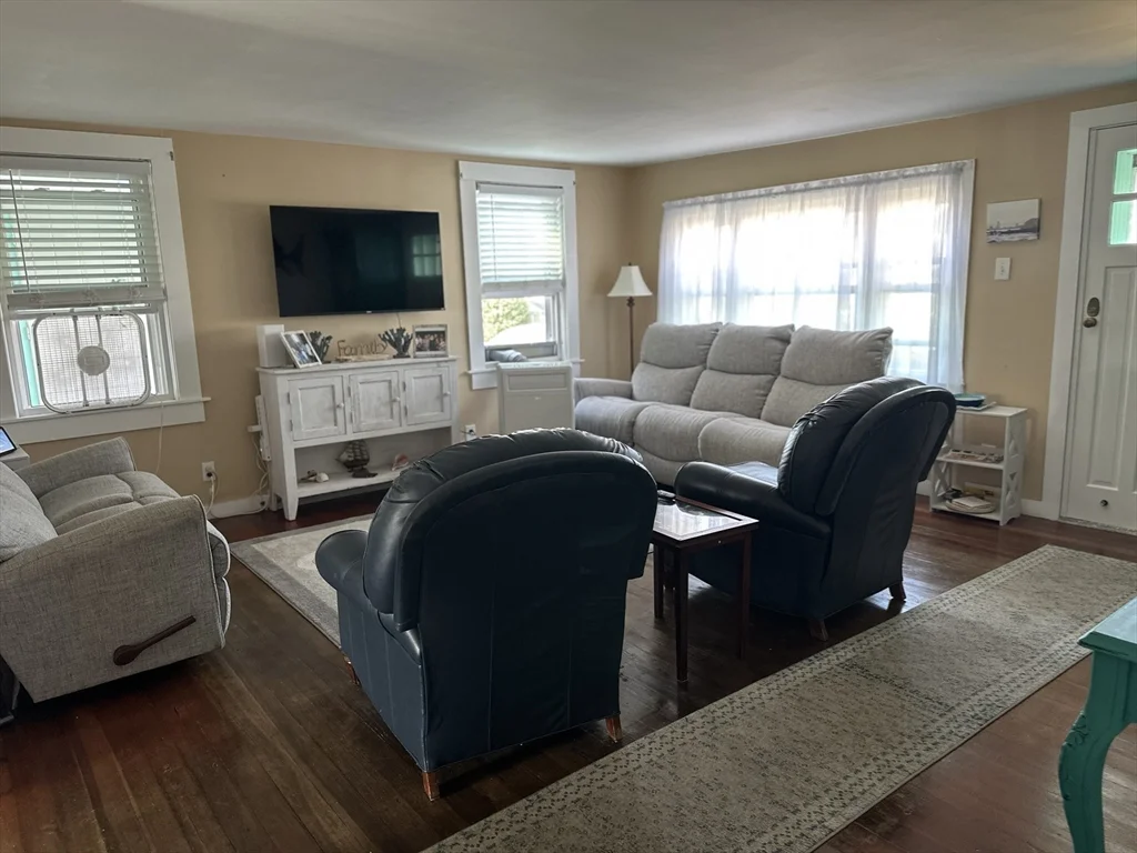 2 bed, 1 bath apartment for rent at 12 Waterman St Unit Winter, Braintree Highlands — photo 5 of 19