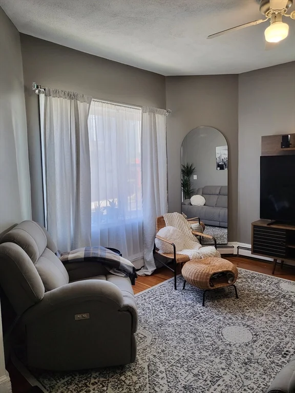 3 bed, 1 bath apartment for rent at 12 Watts St Unit 1, Chelsea — photo 2 of 23