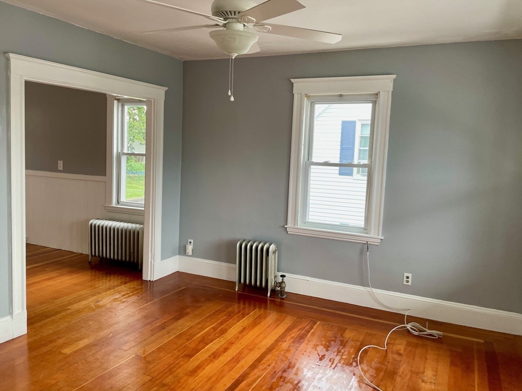 2 bed, 1 bath apartment for rent at 12 Wheatland Unit 2, Salem — photo 2 of 14