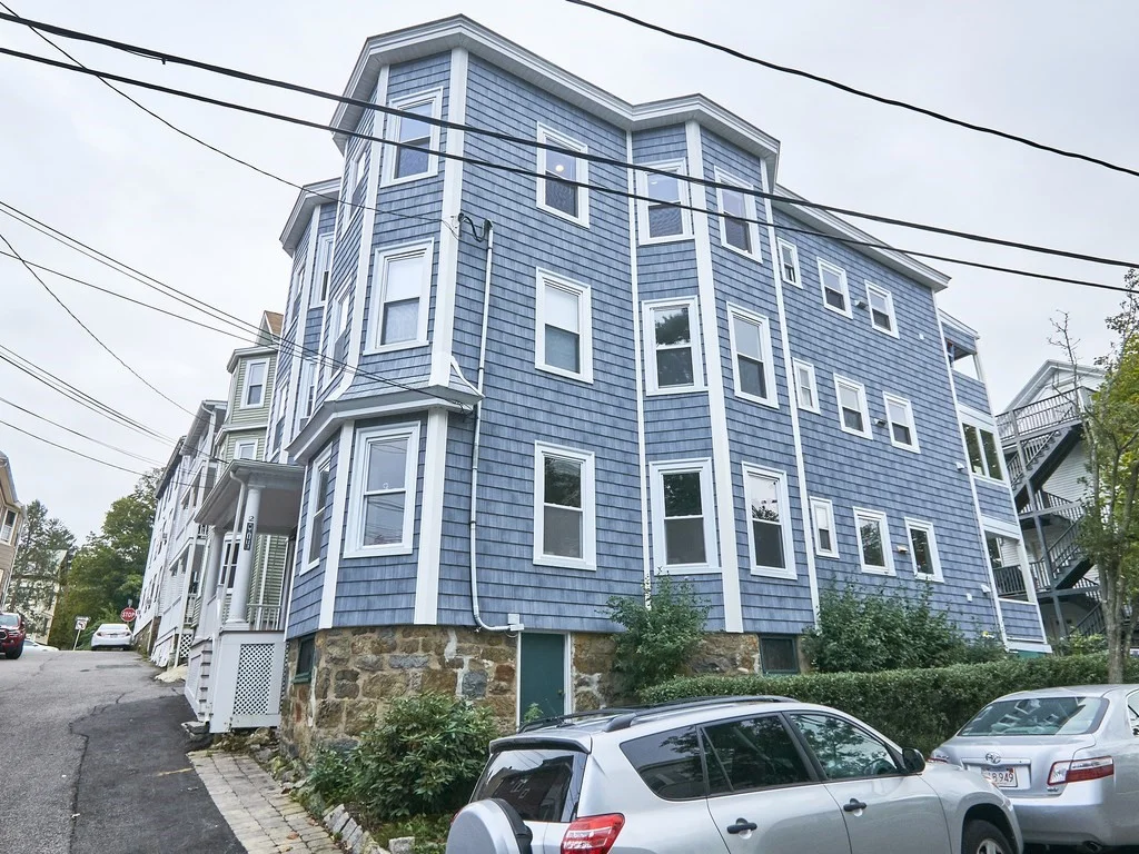3 bed, 1 bath apartment for rent at 12 White Ave Unit 3, Chestnut Hill — photo 2 of 17